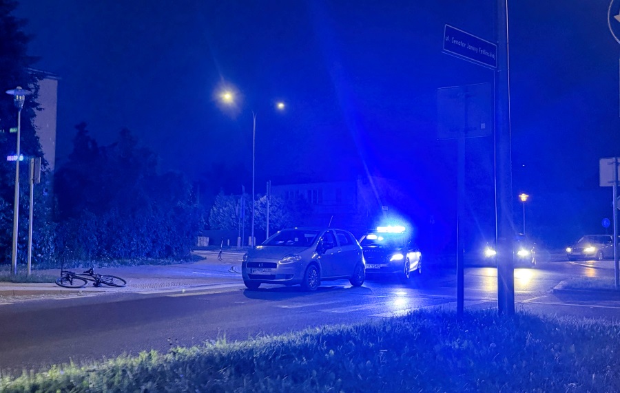 Rowerzysta potrącony na ul. Pułtuskiej. Policja ukarała go mandatem